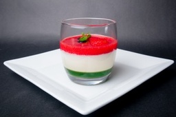 Panna Cotta Tricolore con envase